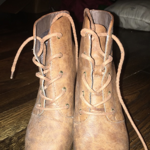 Perfect fall booties! - Picture 3 of 4